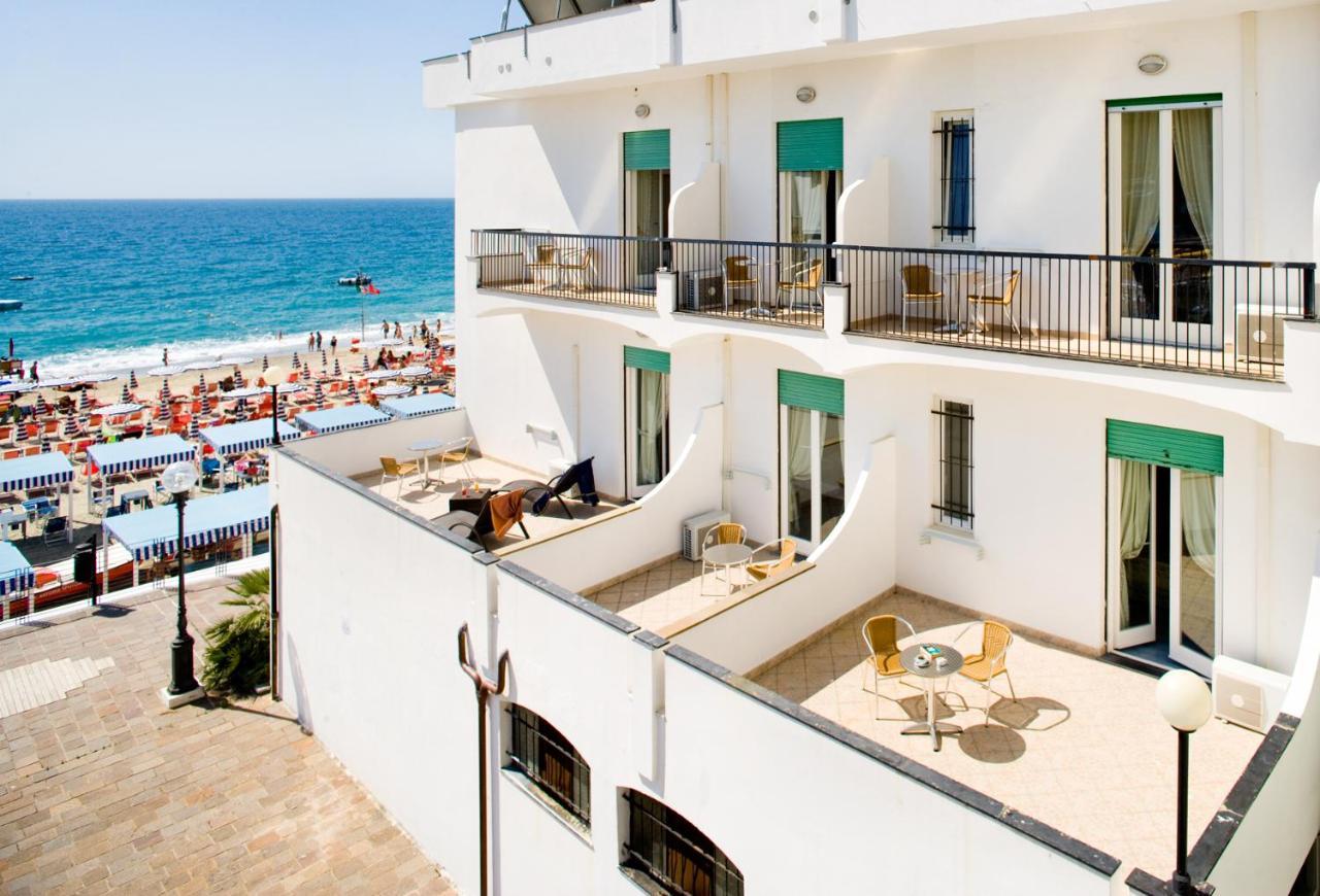 Hotel Ligure Spotorno Buitenkant foto