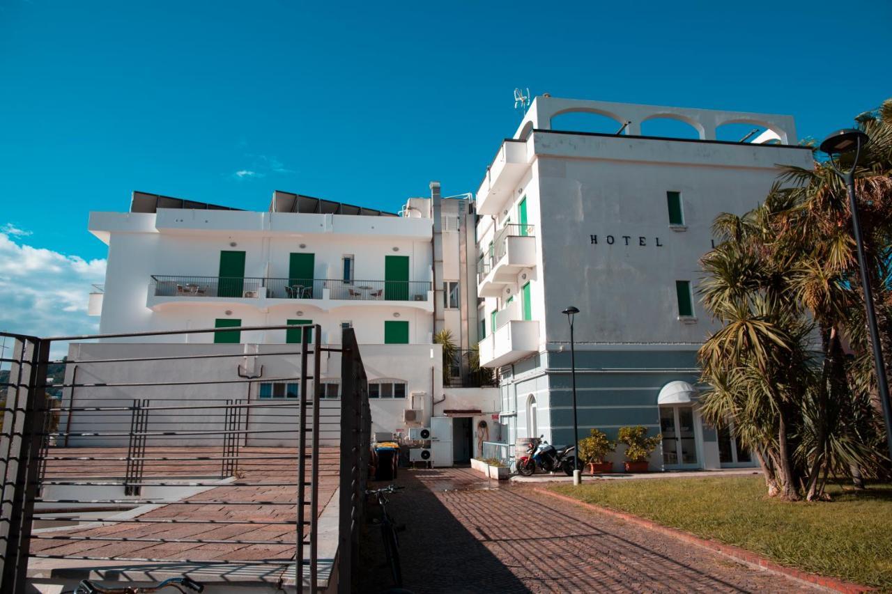 Hotel Ligure Spotorno Buitenkant foto