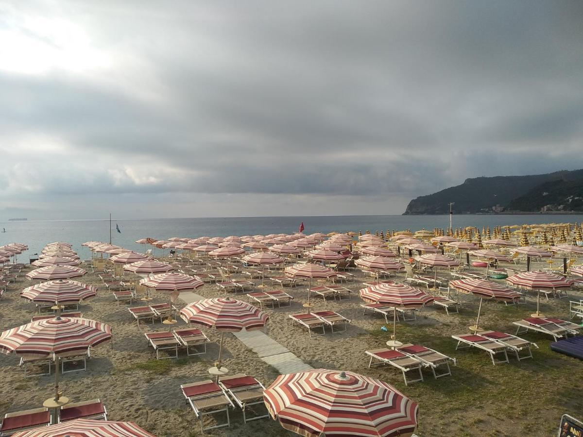 Hotel Ligure Spotorno Buitenkant foto