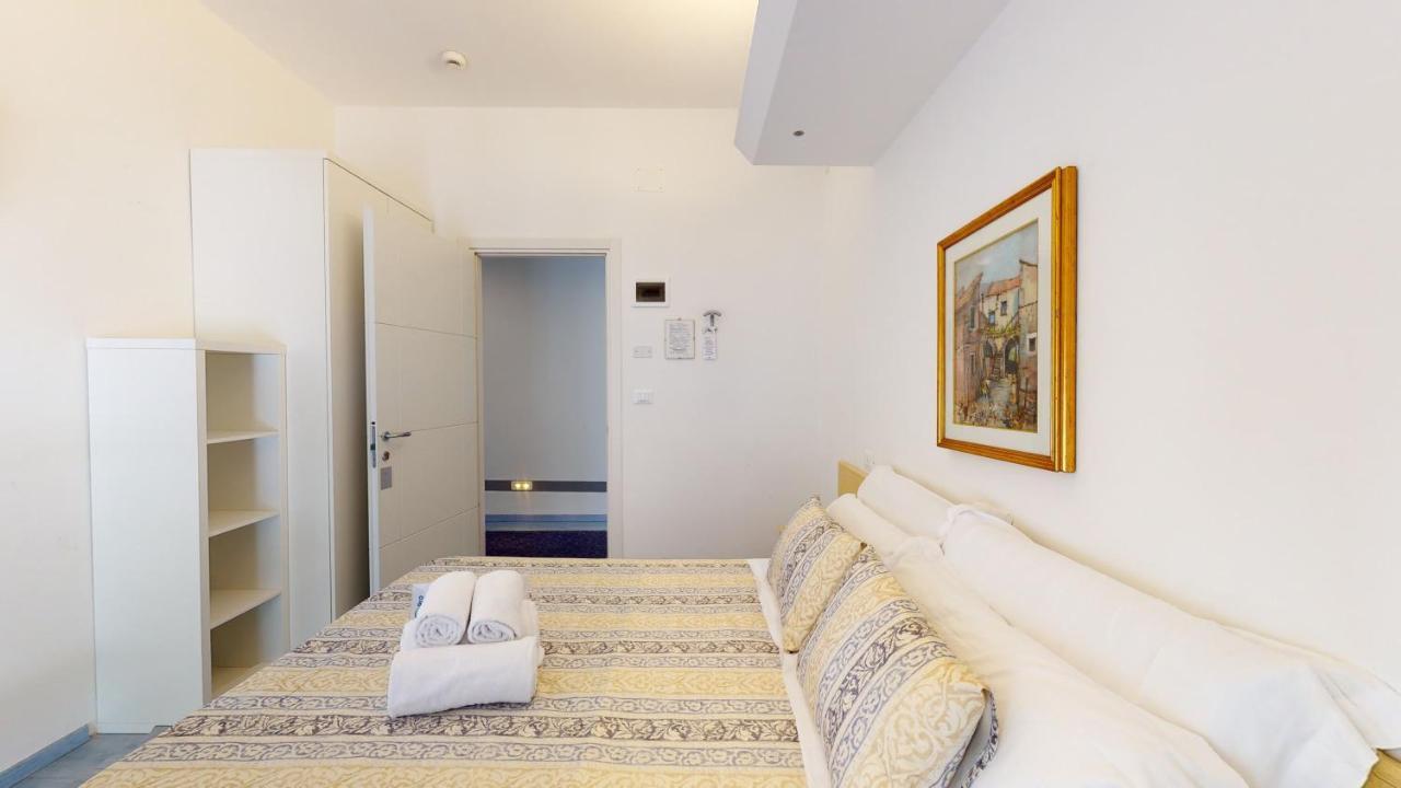 Hotel Ligure Spotorno Buitenkant foto