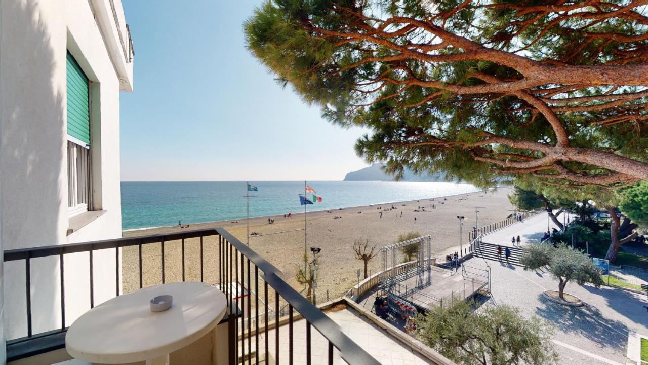 Hotel Ligure Spotorno Buitenkant foto