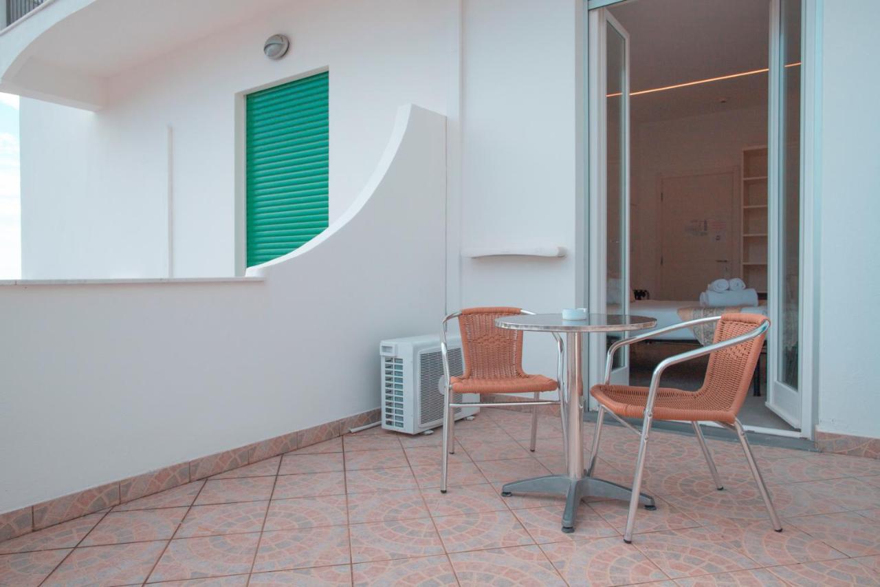 Hotel Ligure Spotorno Buitenkant foto