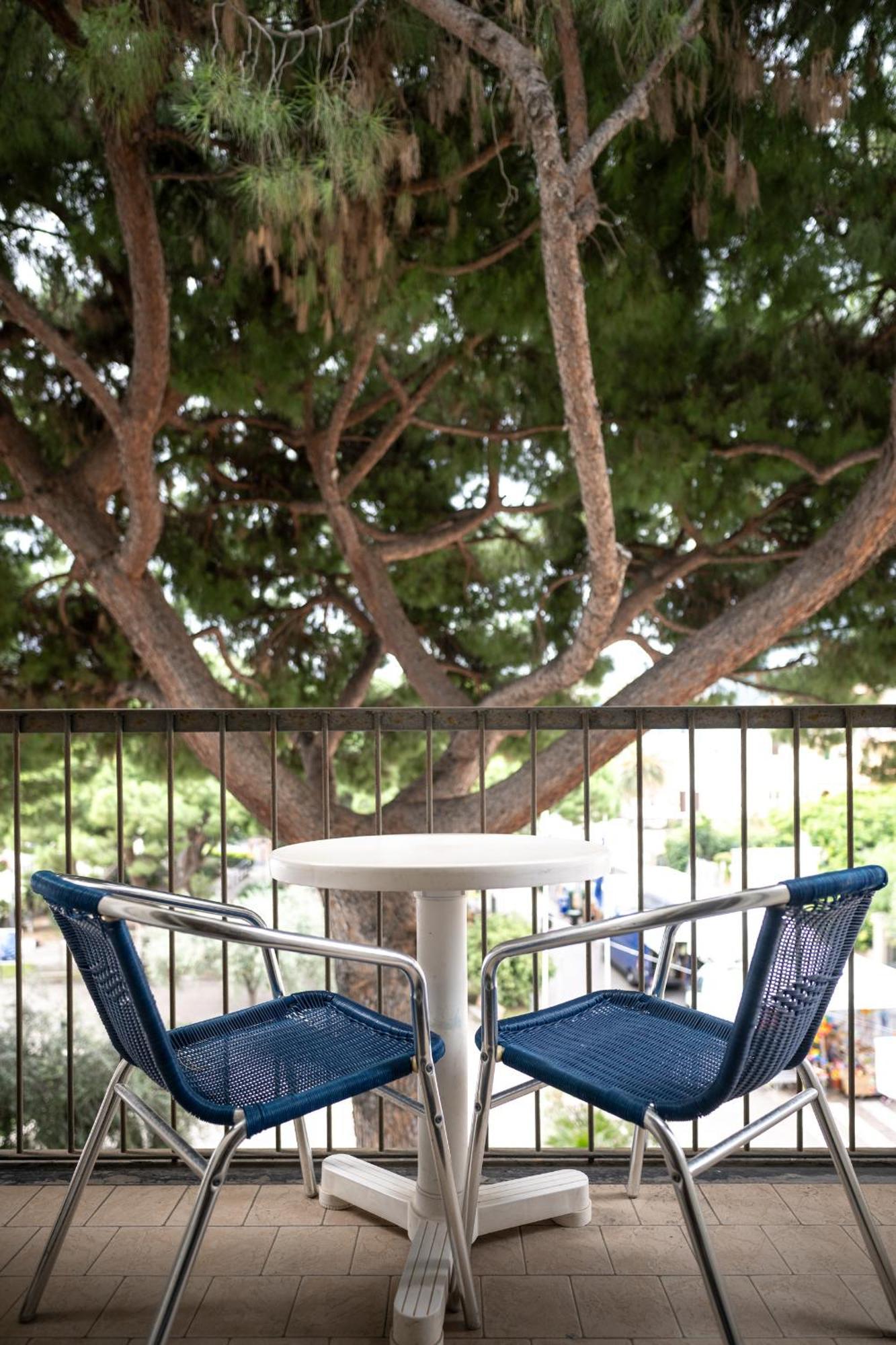 Hotel Ligure Spotorno Buitenkant foto