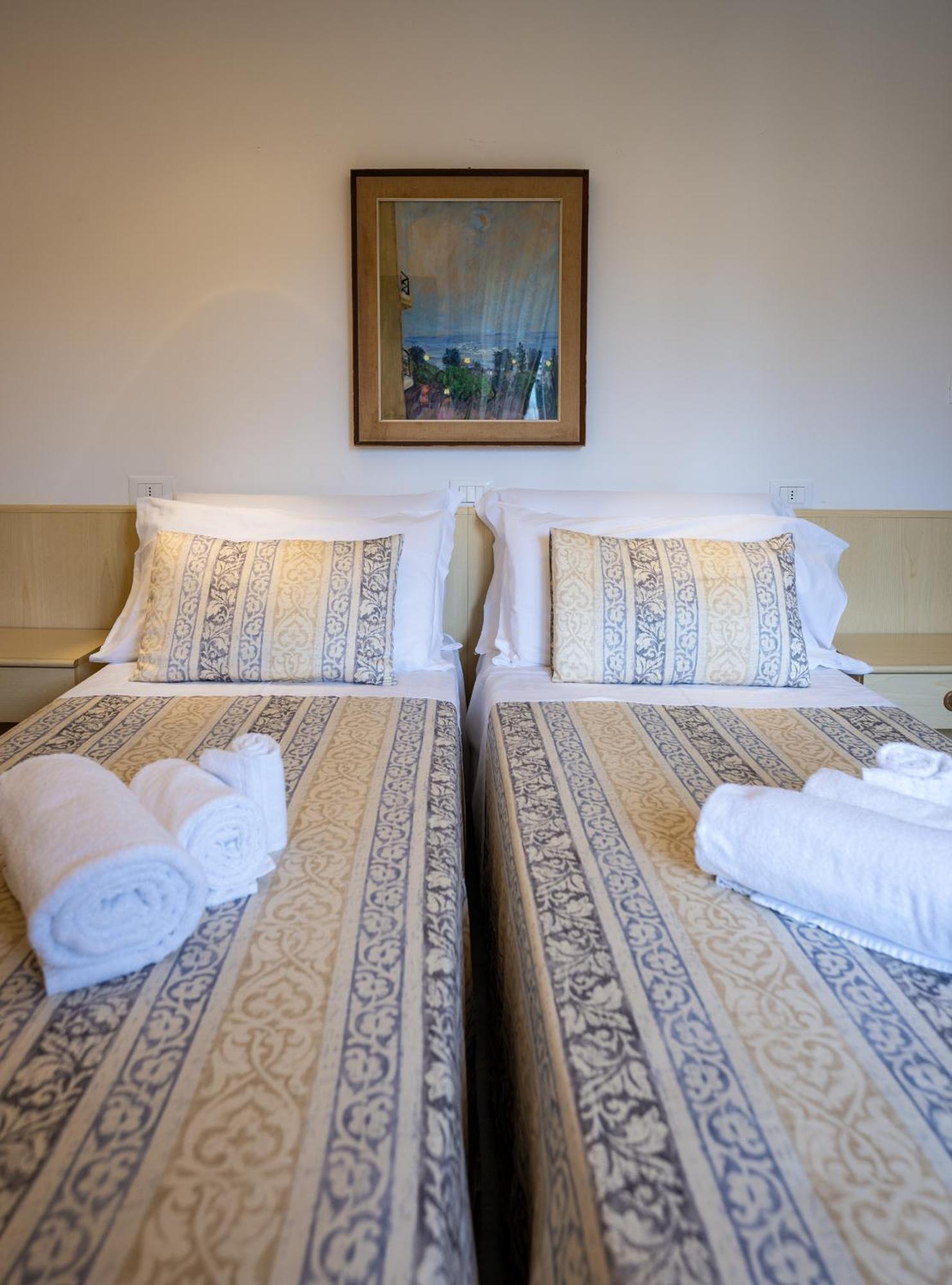 Hotel Ligure Spotorno Buitenkant foto