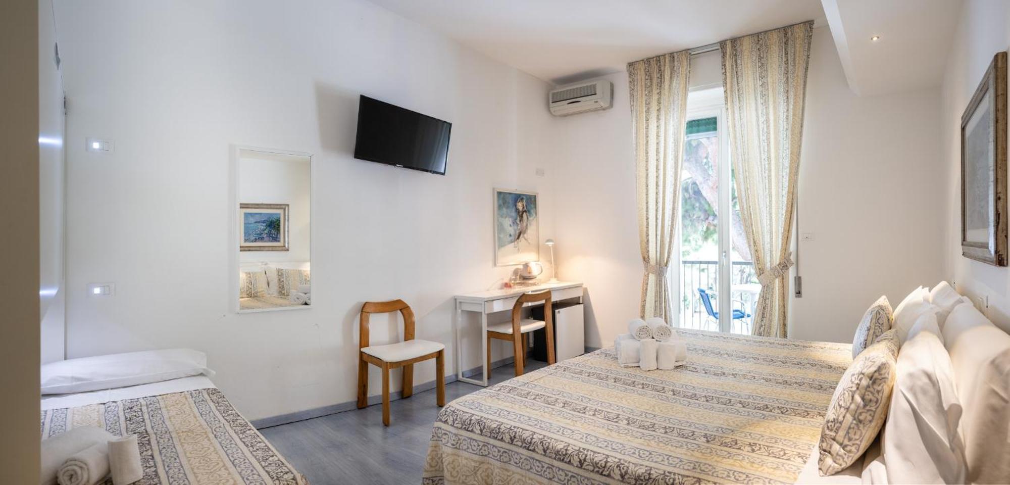 Hotel Ligure Spotorno Buitenkant foto